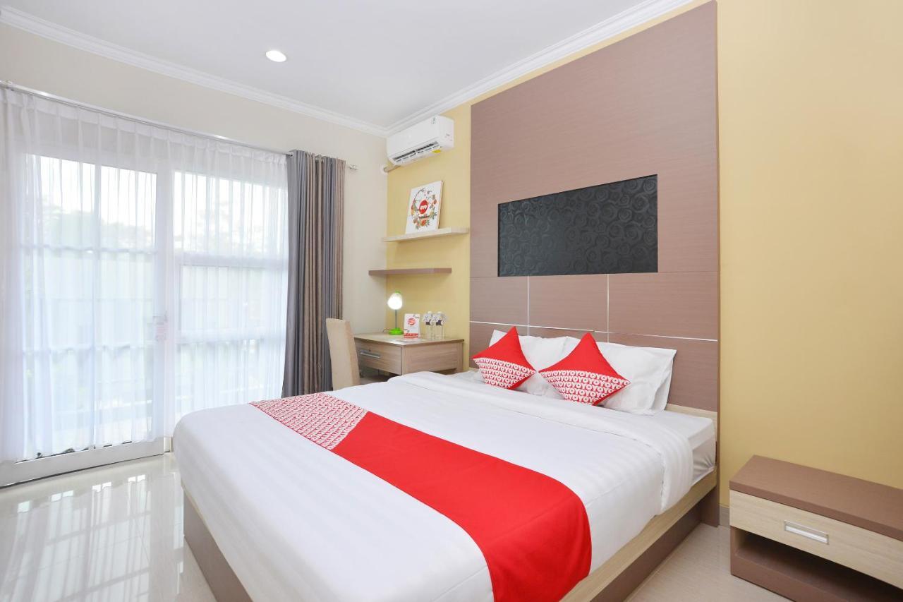 Oyo 583 Puri Gejayan Asri Syariah Hotel Kejayan Exterior photo